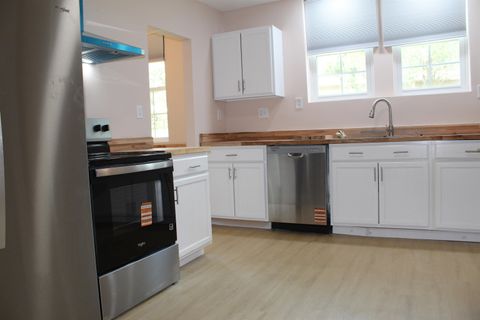 Tiny photo for 146 SE Bunker Street, Madison, FL 32340 (MLS # 399126)