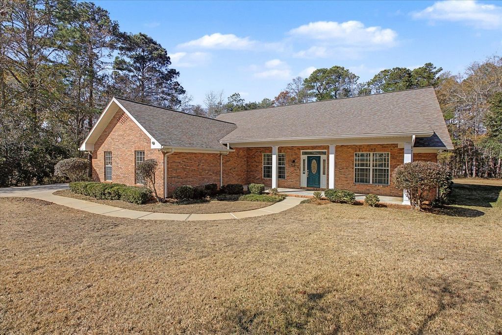 Photo of 400 Holly Hill Ct Ct, Tallahassee, FL 32312 (MLS # 396161)