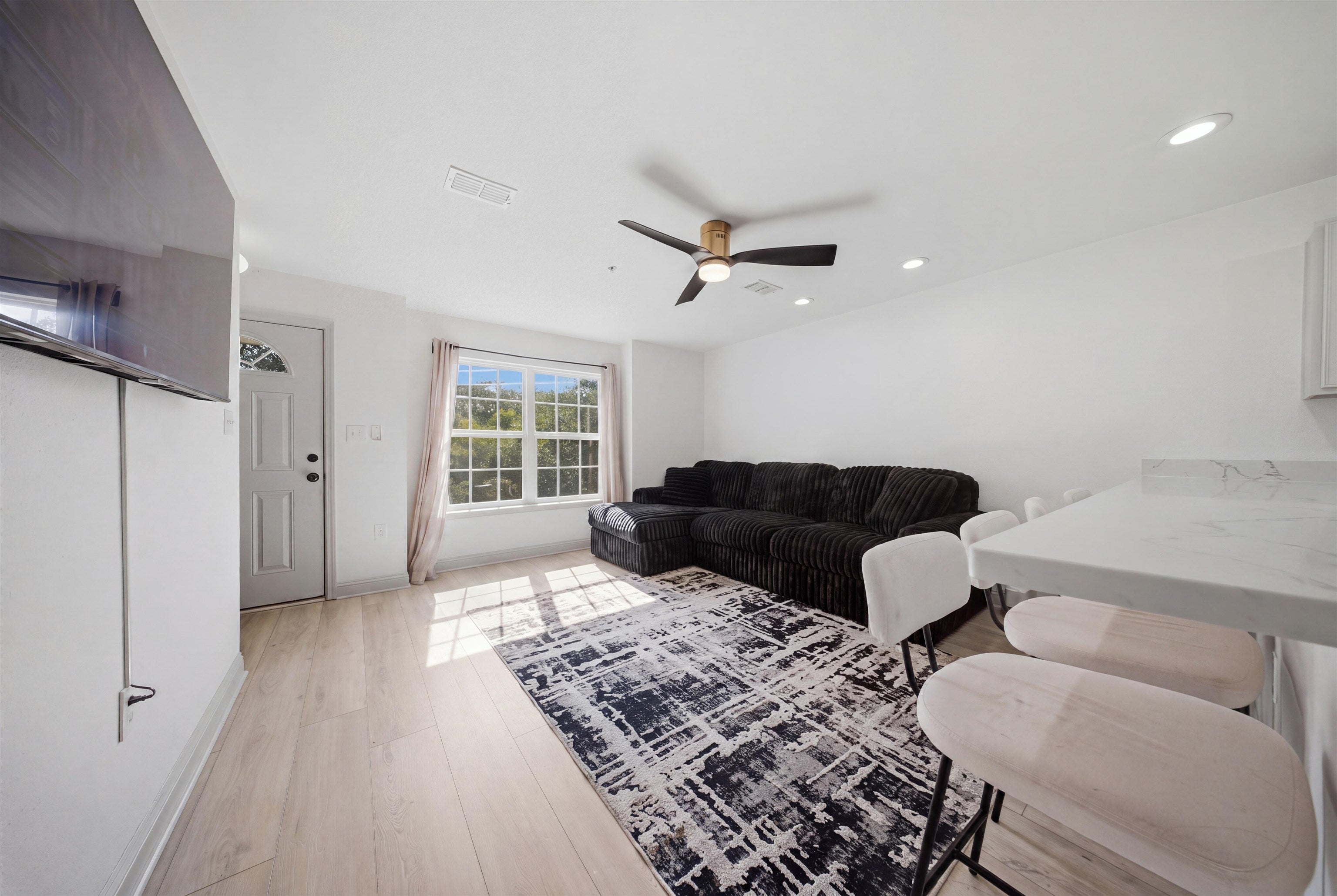 2401 JACKSON BLUFF Road