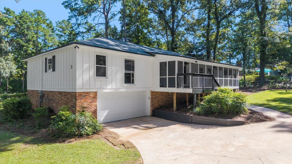 Photo of 3109 Shamrock Street, Tallahassee, FL 32309 (MLS # 393753)