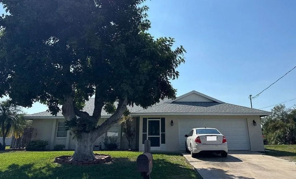 Photo of 11679 Claremont Drive, Other Florida, FL 33981 (MLS # 400065)