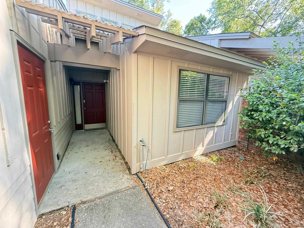 Photo of 172 NE Villas Court, Tallahassee, FL 32303 (MLS # 398728)