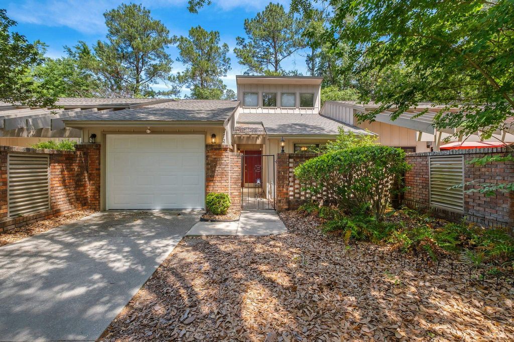 Photo of 172 NE Villas Court, Tallahassee, FL 32303 (MLS # 398728)