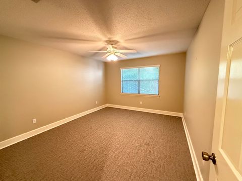 Tiny photo for 172 NE Villas Court, Tallahassee, FL 32303 (MLS # 398728)