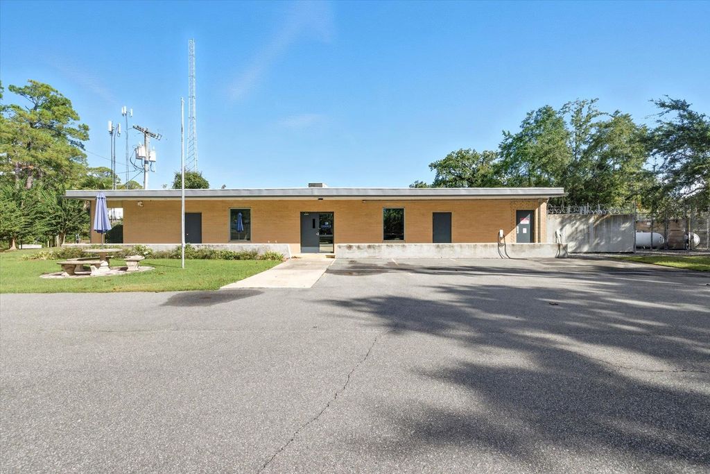 Photo of 1816 Old Saint Augustine Road, Tallahassee, FL 32301 (MLS # 390789)