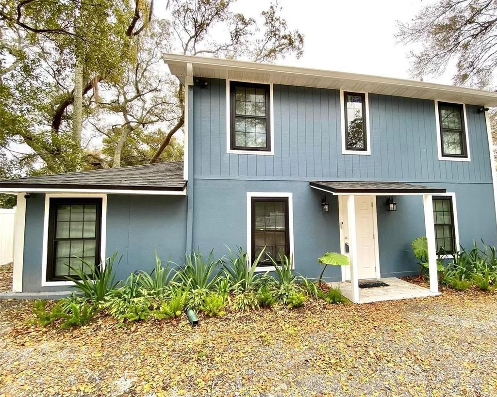 Photo of 917 E Poinsettia Avenue, Tampa, FL 33612 (MLS # 395108)