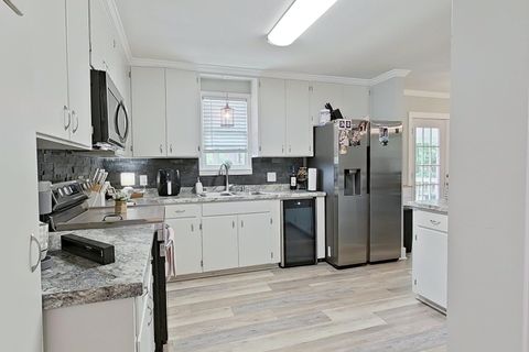 Tiny photo for 1014 Robin Drive, Thomasville, GA 31757 (MLS # 399028)
