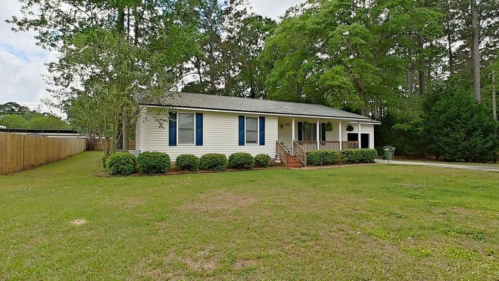 Photo of 1014 Robin Drive, Thomasville, GA 31757 (MLS # 399028)