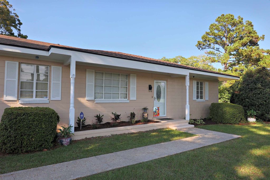 Photo of 307 Varnedoe Street, Thomasville, GA 31792 (MLS # 398499)