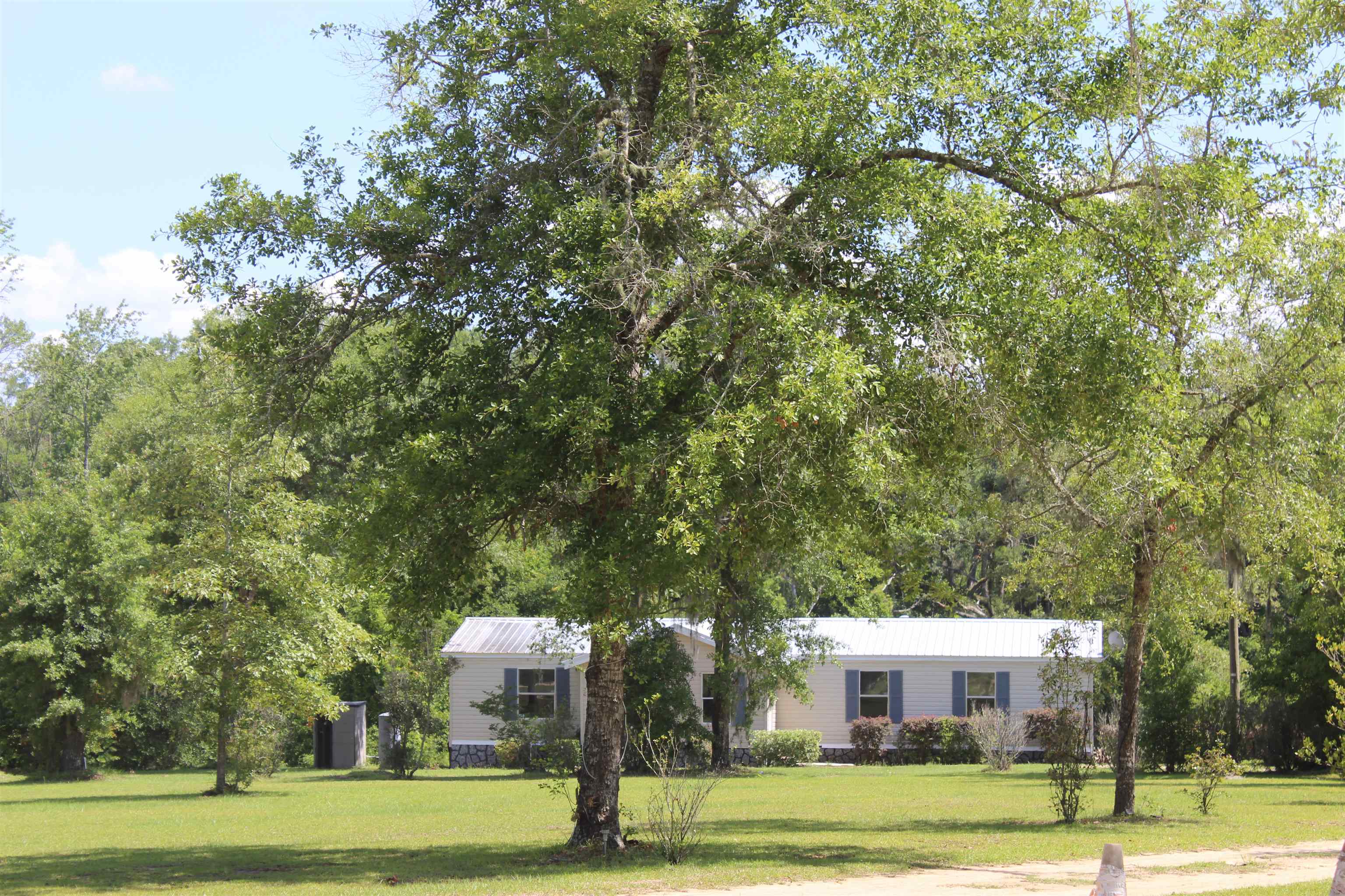 332 NE Ford Drive