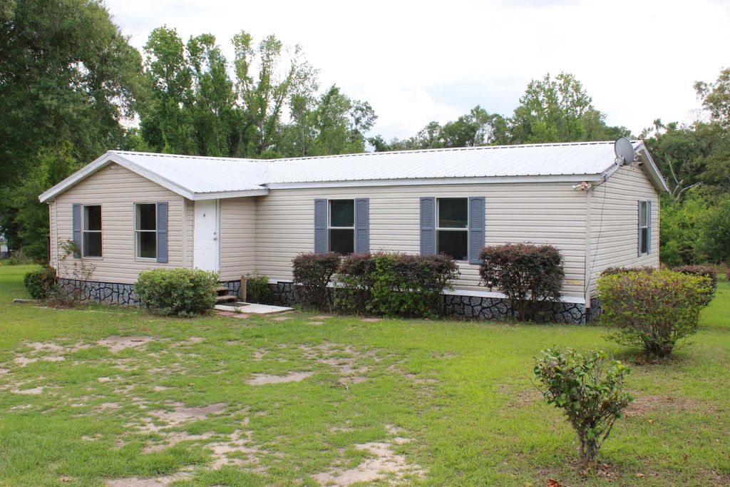 Photo of 332 NE Ford Drive, Madison, FL 32340 (MLS # 400344)