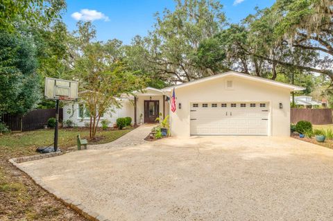 Tiny photo for 605 Waverly Road, Tallahassee, FL 32312 (MLS # 393006)