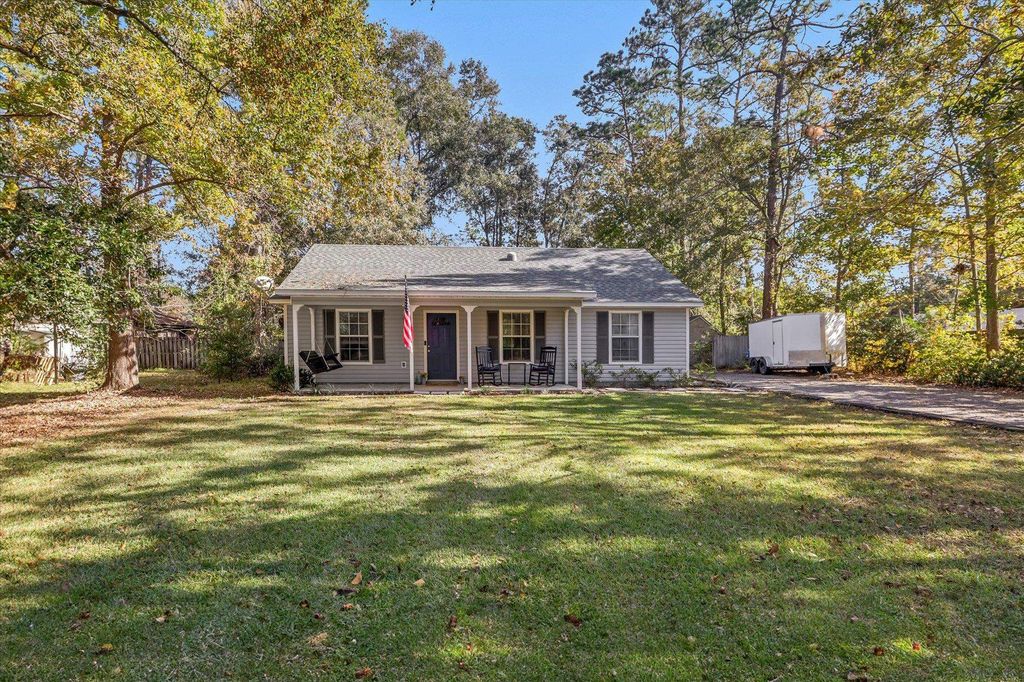 Photo of 50 Victoria Avenue, Havana, FL 32333 (MLS # 393469)