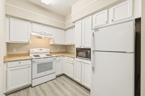Tiny photo for 2801 CHANCELLORSVILLE Drive #324, Tallahassee, FL 32312 (MLS # 400025)