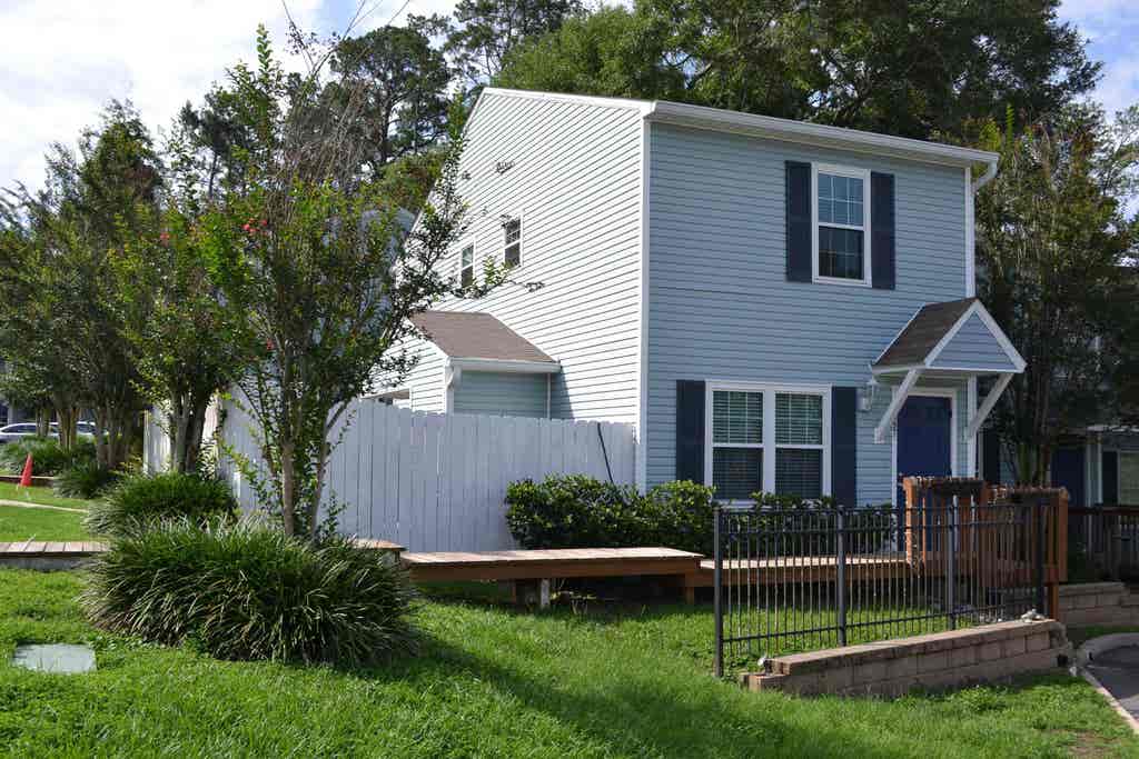 Photo of 697 E Timberwood Circle, Tallahassee, FL 32304 (MLS # 400850)