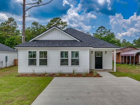 A home in Crawfordville