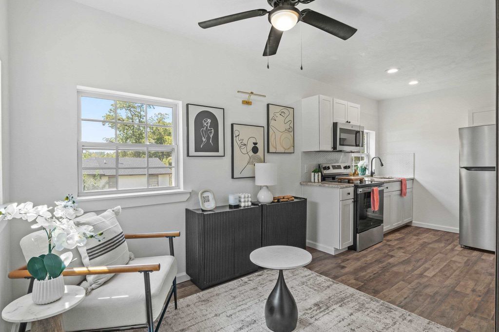 Photo of 900 Taylor Street #A&amp;B, Tallahassee, FL 32310 (MLS # 391348)