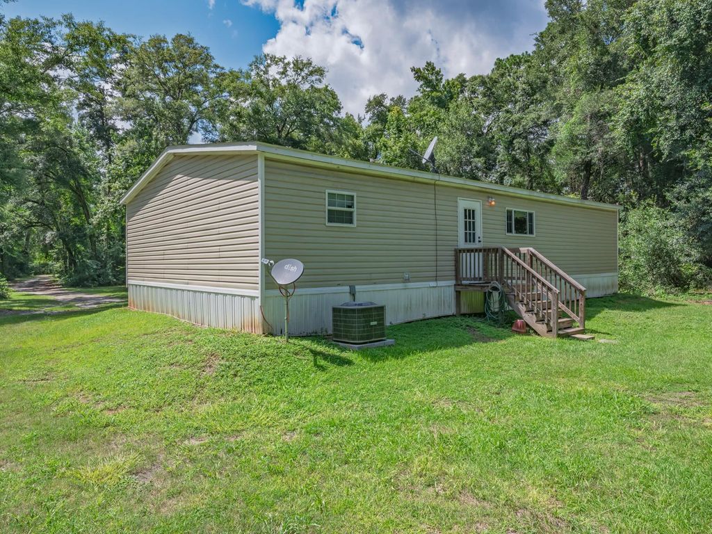 Photo of 11075 Woodville Highway, Tallahassee, FL 32305 (MLS # 390030)