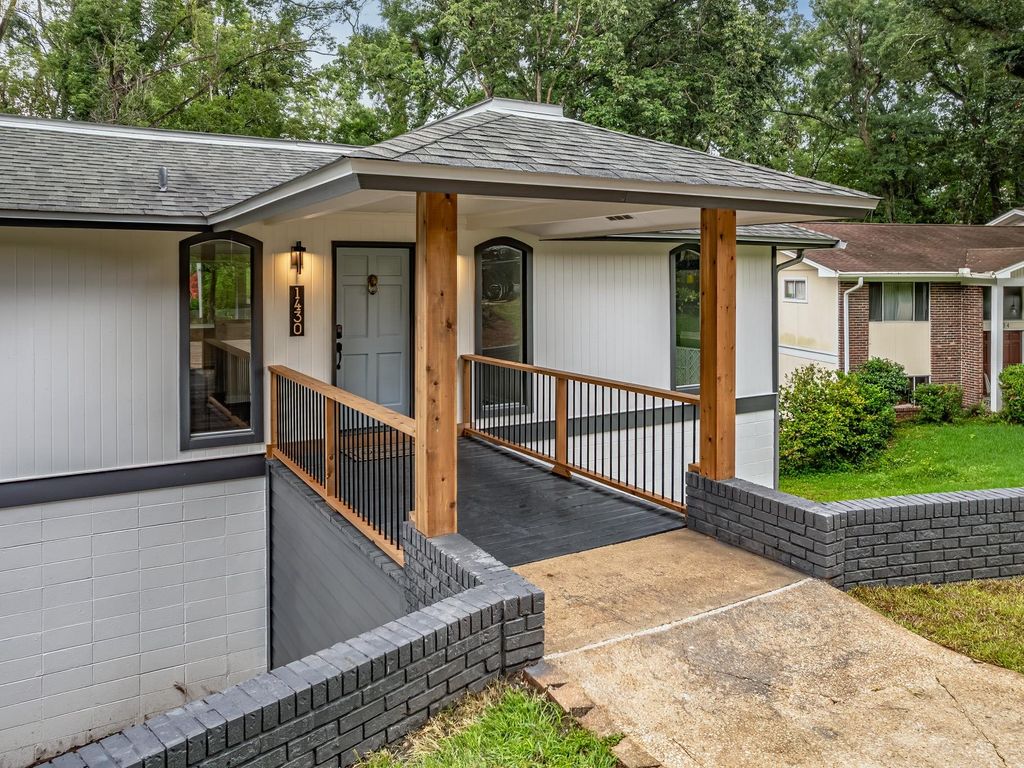 Photo of 1430 Lucy Street, Tallahassee, FL 32308 (MLS # 392638)
