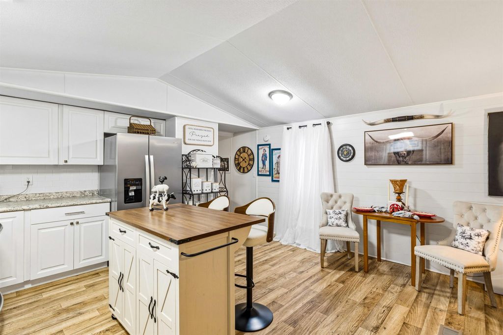 Photo of 16856 Aqua Lane, Tallahassee, FL 32310 (MLS # 395337)