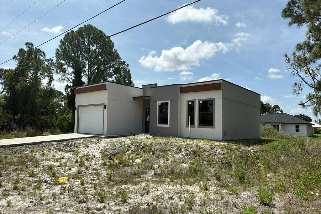 Photo of 2603 SW 8th Street, Other Florida, FL 33976 (MLS # 400838)