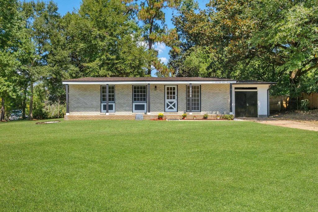 Photo of 2008 Scenic Road, Tallahassee, FL 32303 (MLS # 391236)
