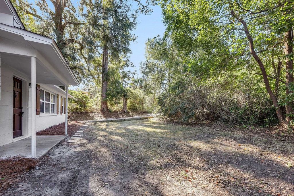 Photo of 1111 IDLEWILD Drive, Tallahassee, FL 32311 (MLS # 394643)