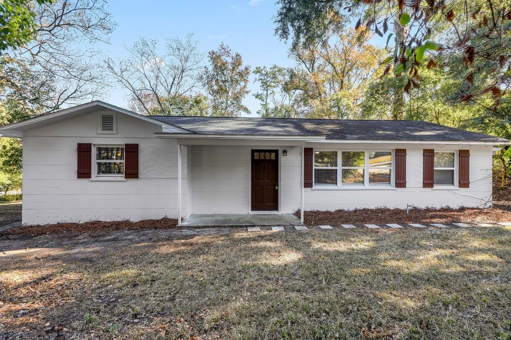 Photo of 1111 IDLEWILD Drive, Tallahassee, FL 32311 (MLS # 394643)