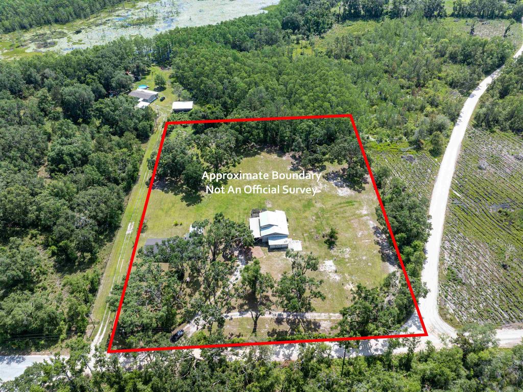 Photo of 113 SE Parker Rd Rd, Mayo, FL 32066 (MLS # 388442)