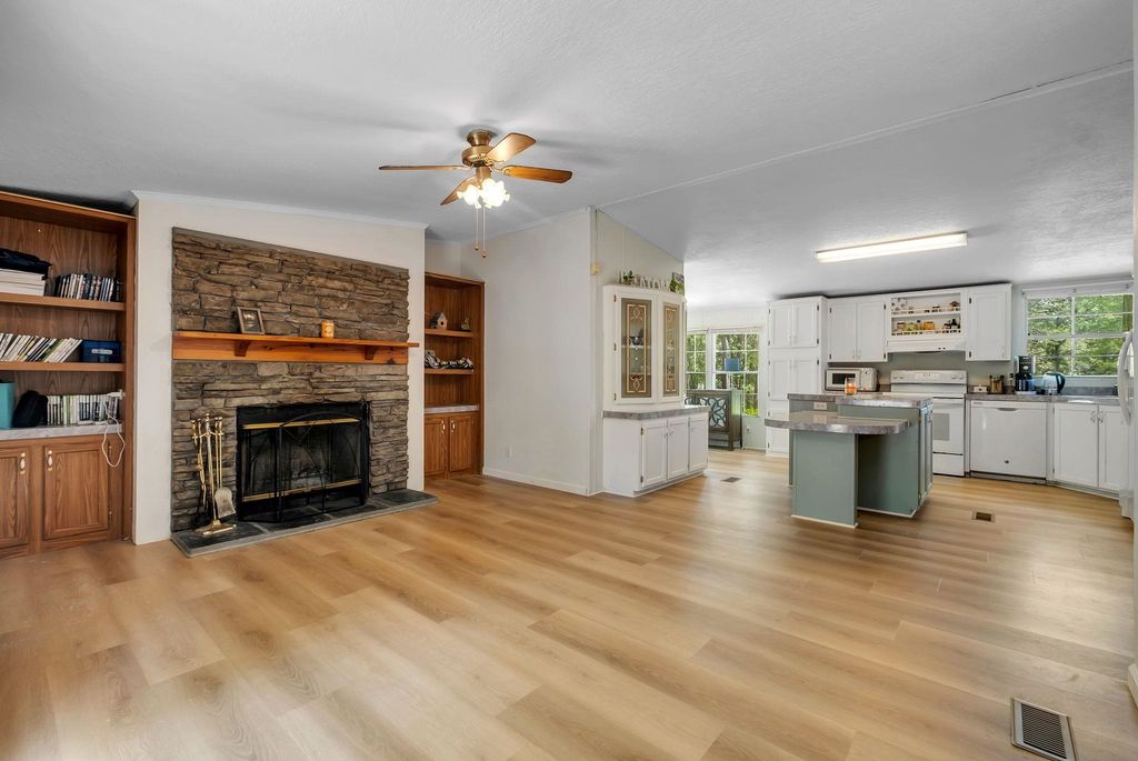 Photo of 3375 Ben Stoutamire Road, Tallahassee, FL 32310 (MLS # 398827)