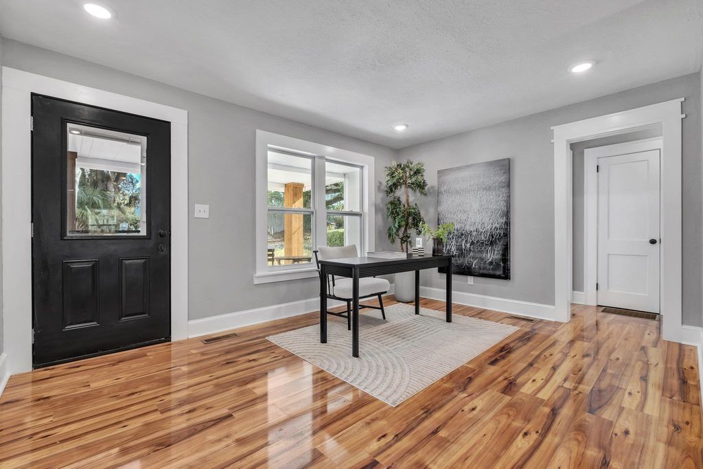 Photo of 132 Oak Street, Tallahassee, FL 32301 (MLS # 392716)