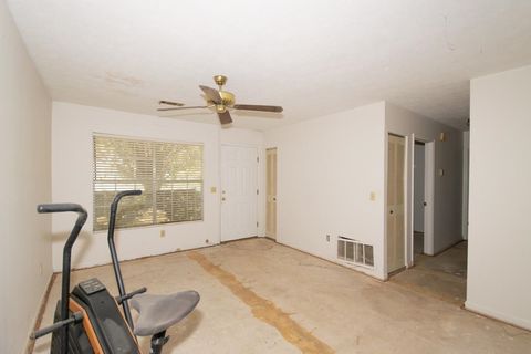 Tiny photo for 4504 Autumn Woods Way, Tallahassee, FL 32303 (MLS # 392341)