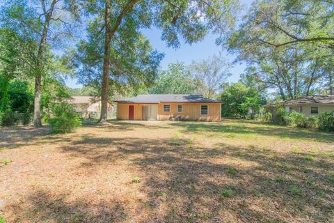Tiny photo for 4504 Autumn Woods Way, Tallahassee, FL 32303 (MLS # 392341)