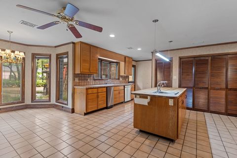 Tiny photo for 976 Rosebay Court, Tallahassee, FL 32312 (MLS # 389414)