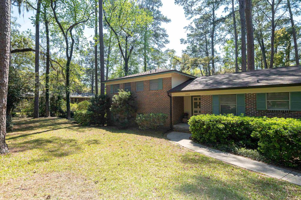 Photo of 2102 Great Oak Drive, Tallahassee, FL 32303 (MLS # 397967)