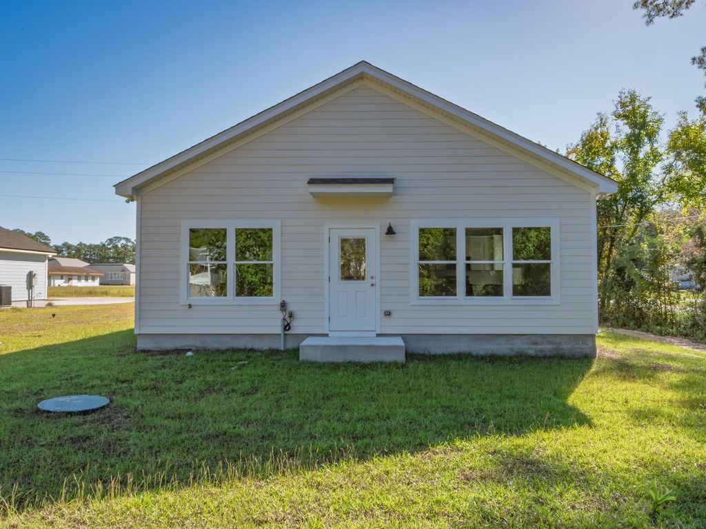 Photo of 114 Orange Avenue, Sopchoppy, FL 32358 (MLS # 389281)