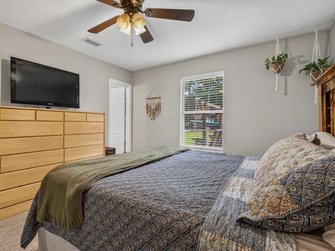 Tiny photo for 2261 Hickory Court, Tallahassee, FL 32305 (MLS # 401204)