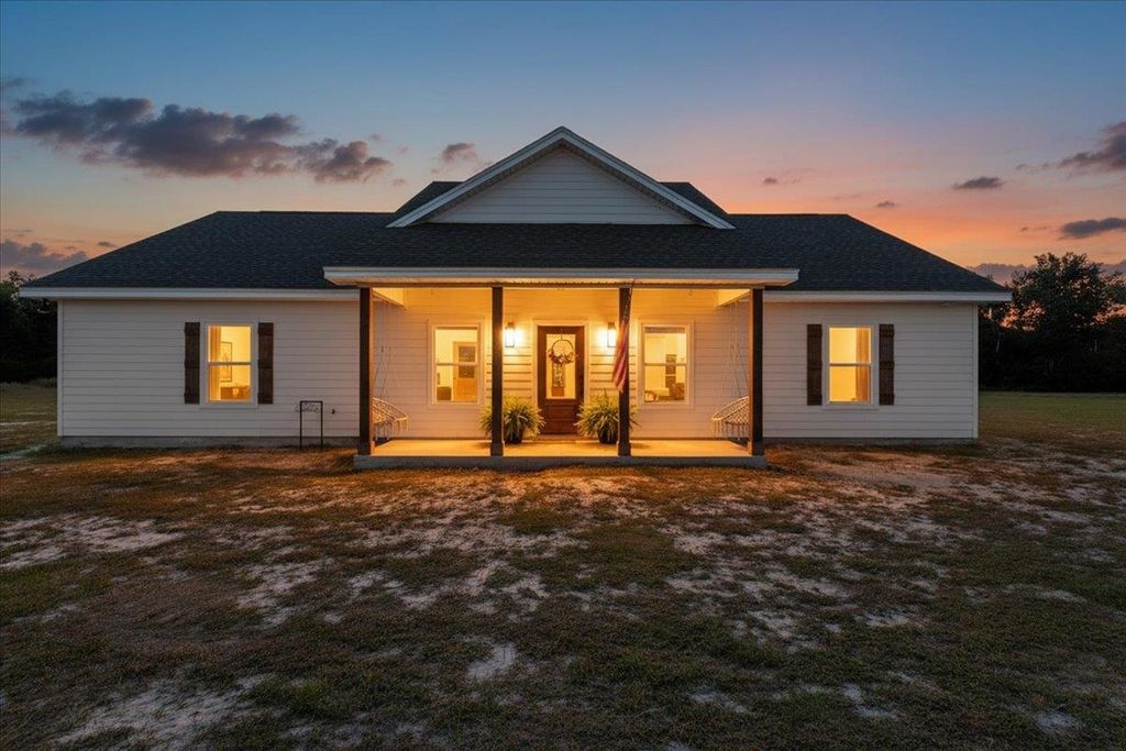 Photo of 435 SW Brown Cemetary Road, Mayo, FL 32066 (MLS # 392215)