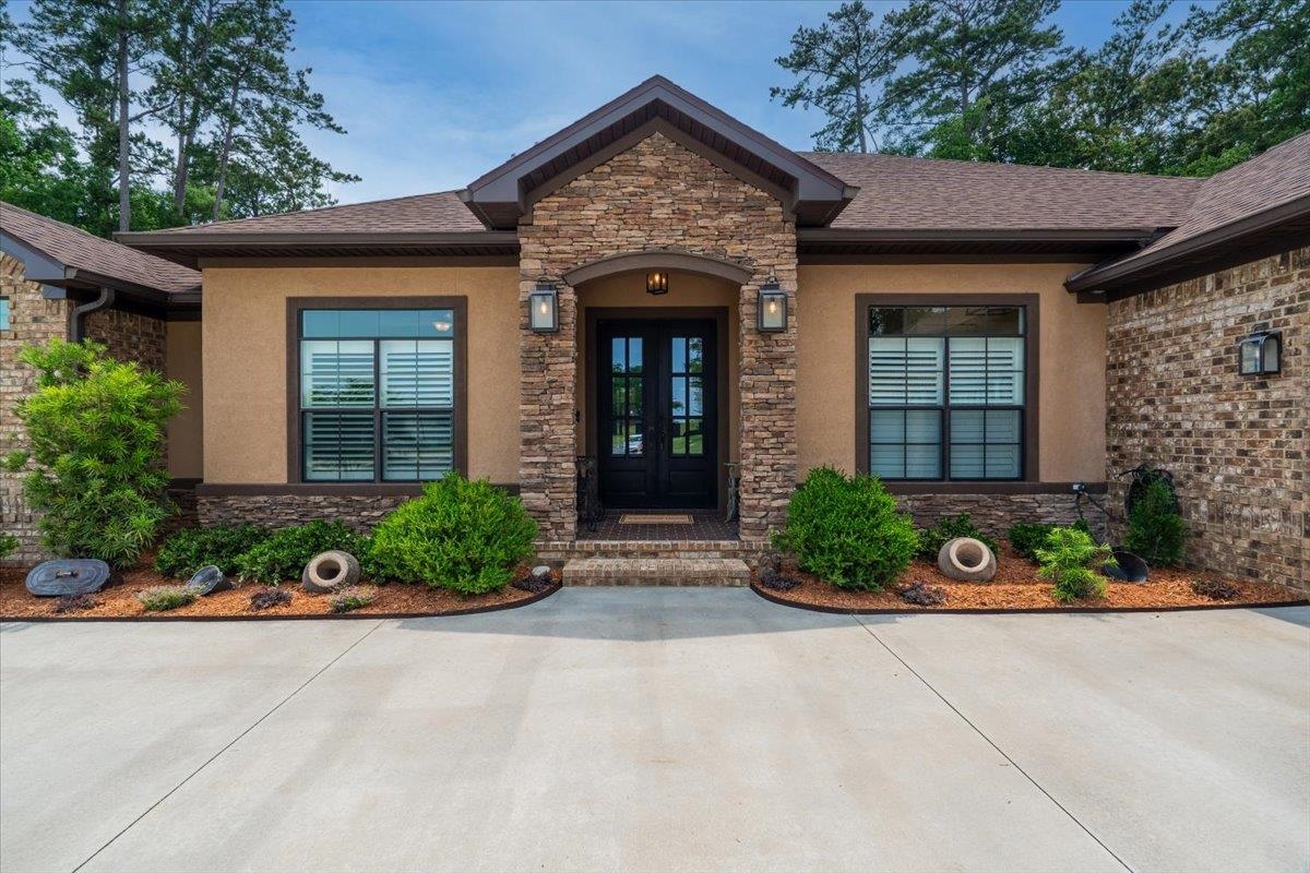 6476 Tracy Lane