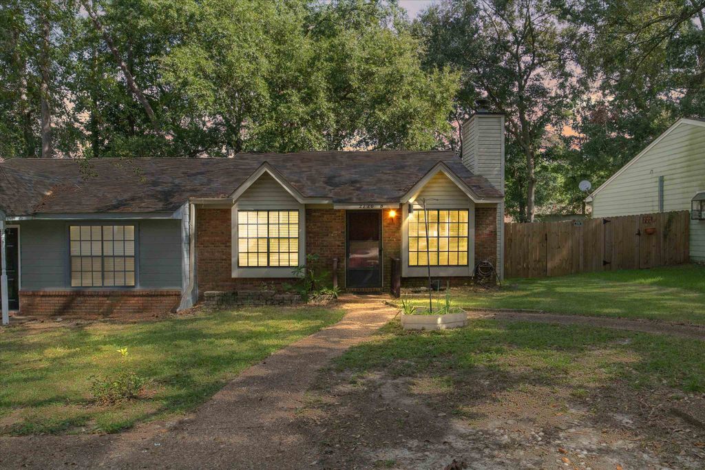 Photo of 2720 Via Milano Ave #B, Tallahassee, FL 32303 (MLS # 390944)