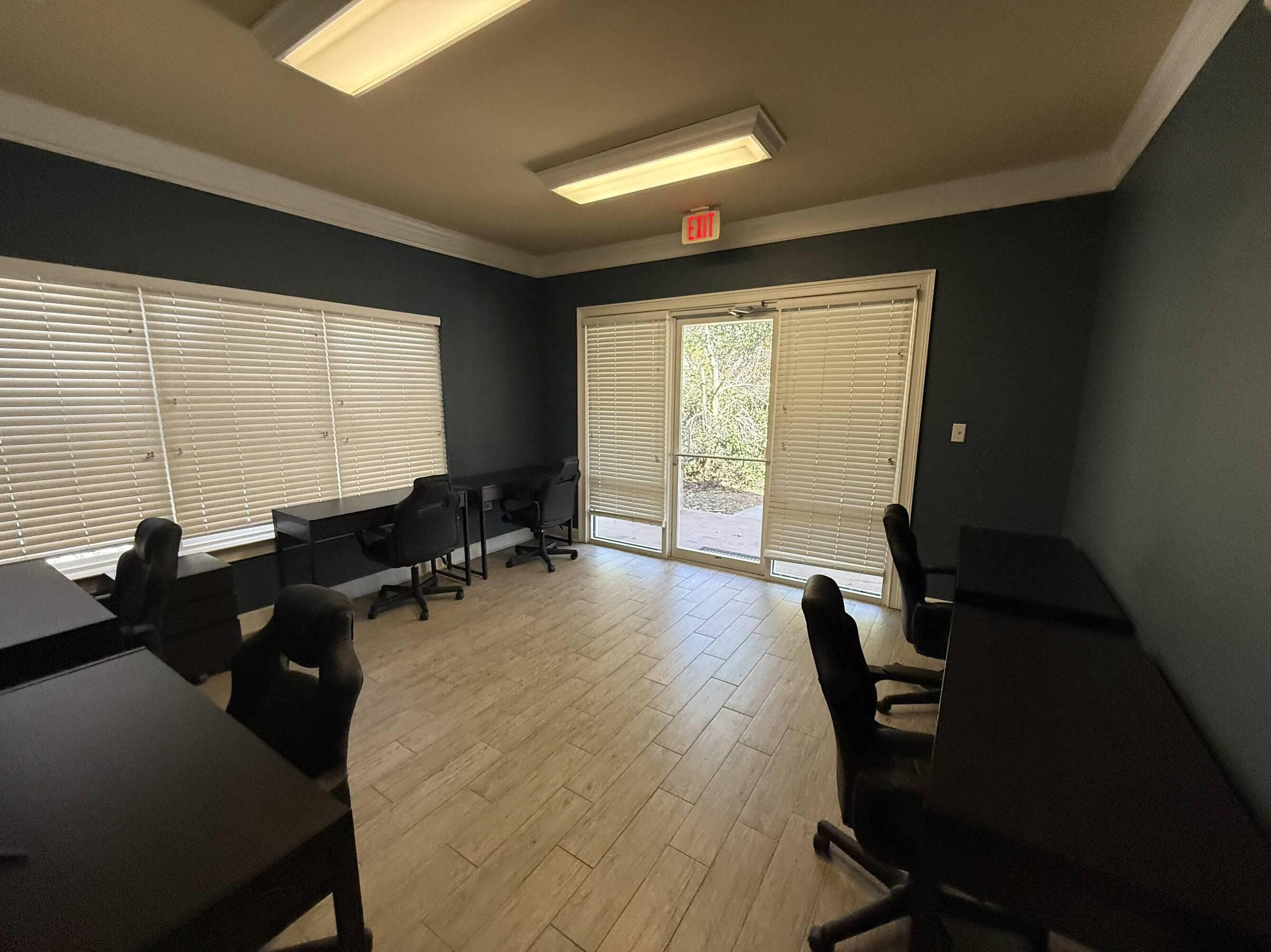 1618 Mahan Center Boulevard 106