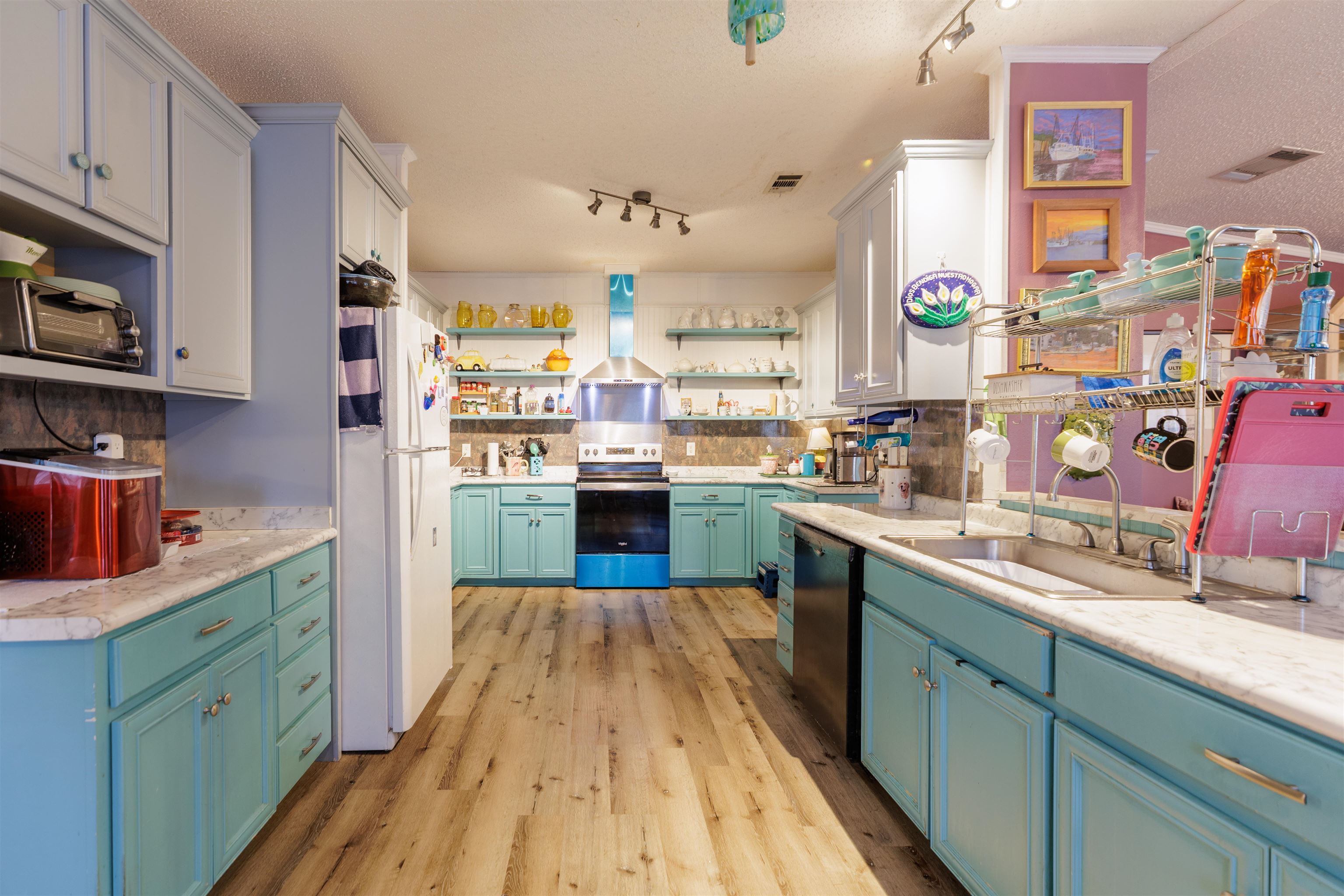 172 NE South Reagan Court