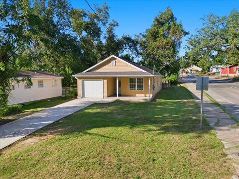 Tiny photo for 826 Liberty Street, Tallahassee, FL 32310 (MLS # 392771)