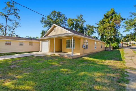 Tiny photo for 826 Liberty Street, Tallahassee, FL 32310 (MLS # 392771)