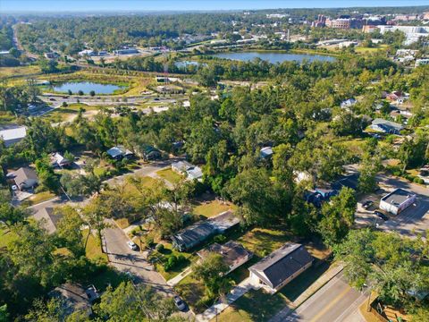 Tiny photo for 826 Liberty Street, Tallahassee, FL 32310 (MLS # 392771)