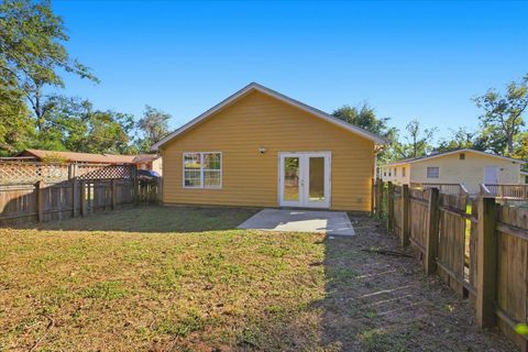Tiny photo for 826 Liberty Street, Tallahassee, FL 32310 (MLS # 392771)