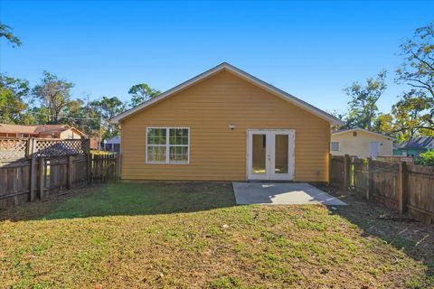 Tiny photo for 826 Liberty Street, Tallahassee, FL 32310 (MLS # 392771)