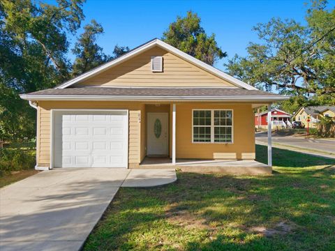 Tiny photo for 826 Liberty Street, Tallahassee, FL 32310 (MLS # 392771)