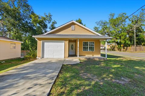 Photo of 826 Liberty Street, Tallahassee, FL 32310 (MLS # 392771)