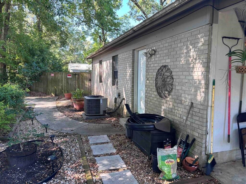 Photo of 2402 Clemons Road #-, Tallahassee, FL 32303 (MLS # 384609)
